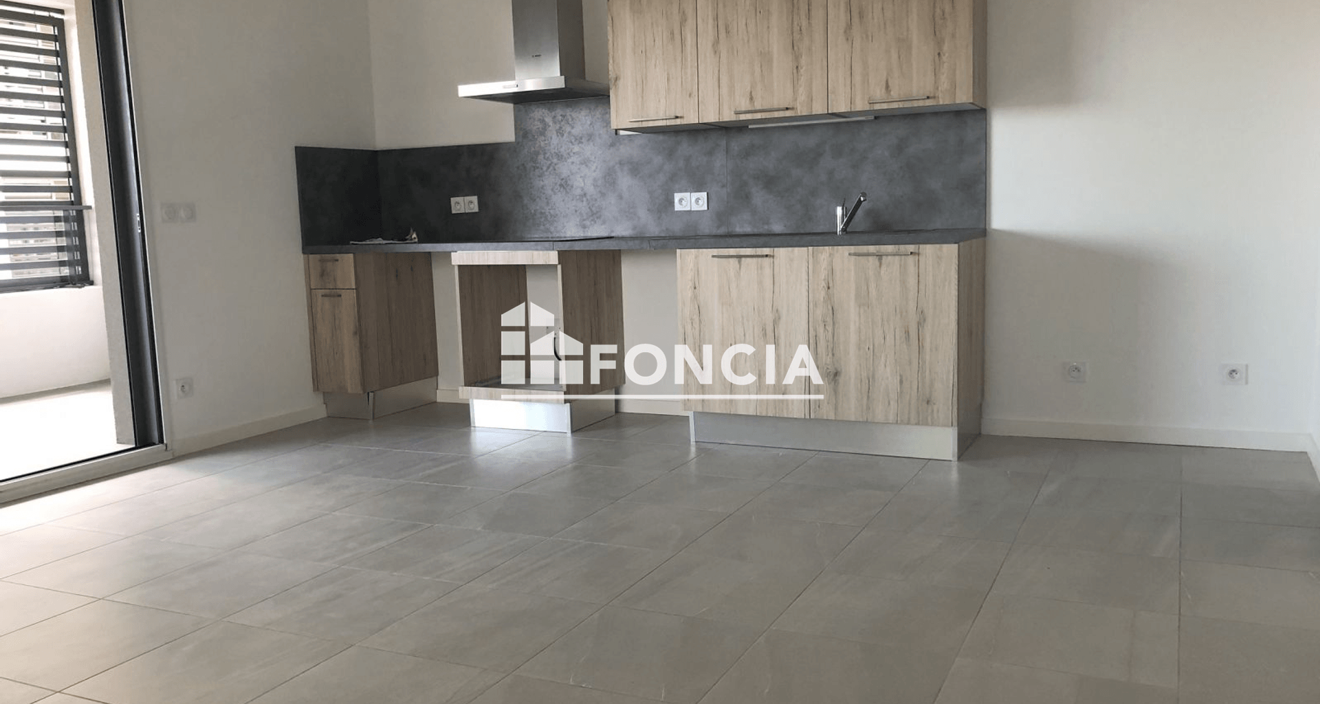 Appartement 3 pièces (67.5 m²) à louer - Cannes La Bocca (06150)