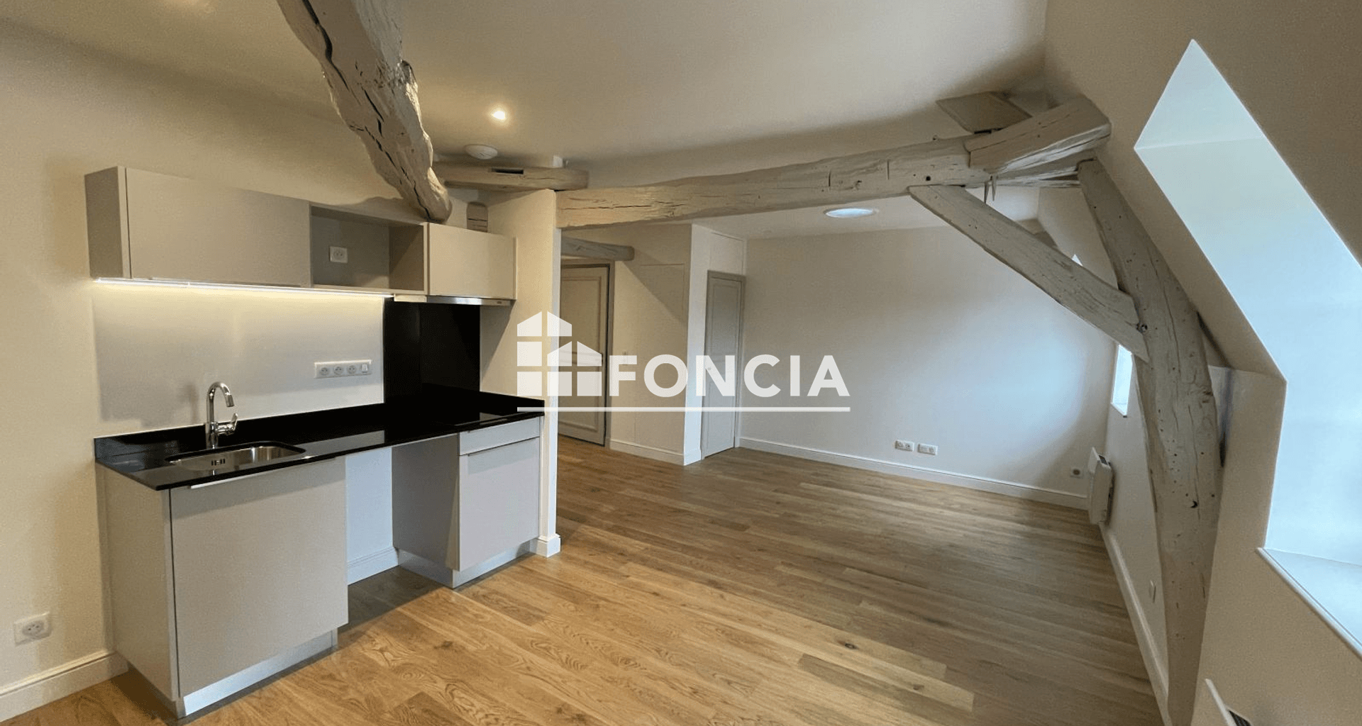 Appartement 2 pièces (43.48 m²) à louer - Auxerre (89000)