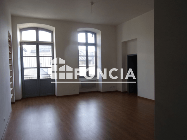 Appartement 3 pièces (82.19 m²) à louer - Arles (13200)
