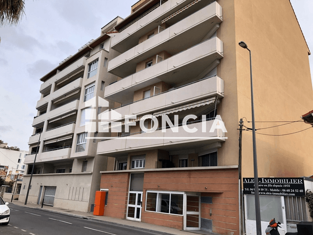 Appartement 2 pièces (44.41 m²) à louer - Cannes-la-bocca (06150)