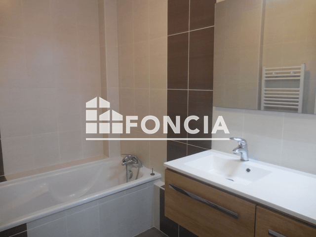 Appartement 4 pièces (78.85 m²) à louer - Lanester (56600)