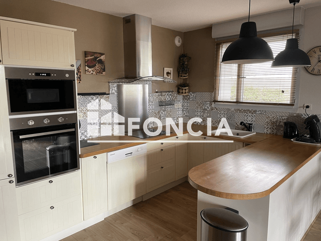 Appartement meublé 3 pièces (61.5 m²) à louer - L'isle Jourdain (32600)