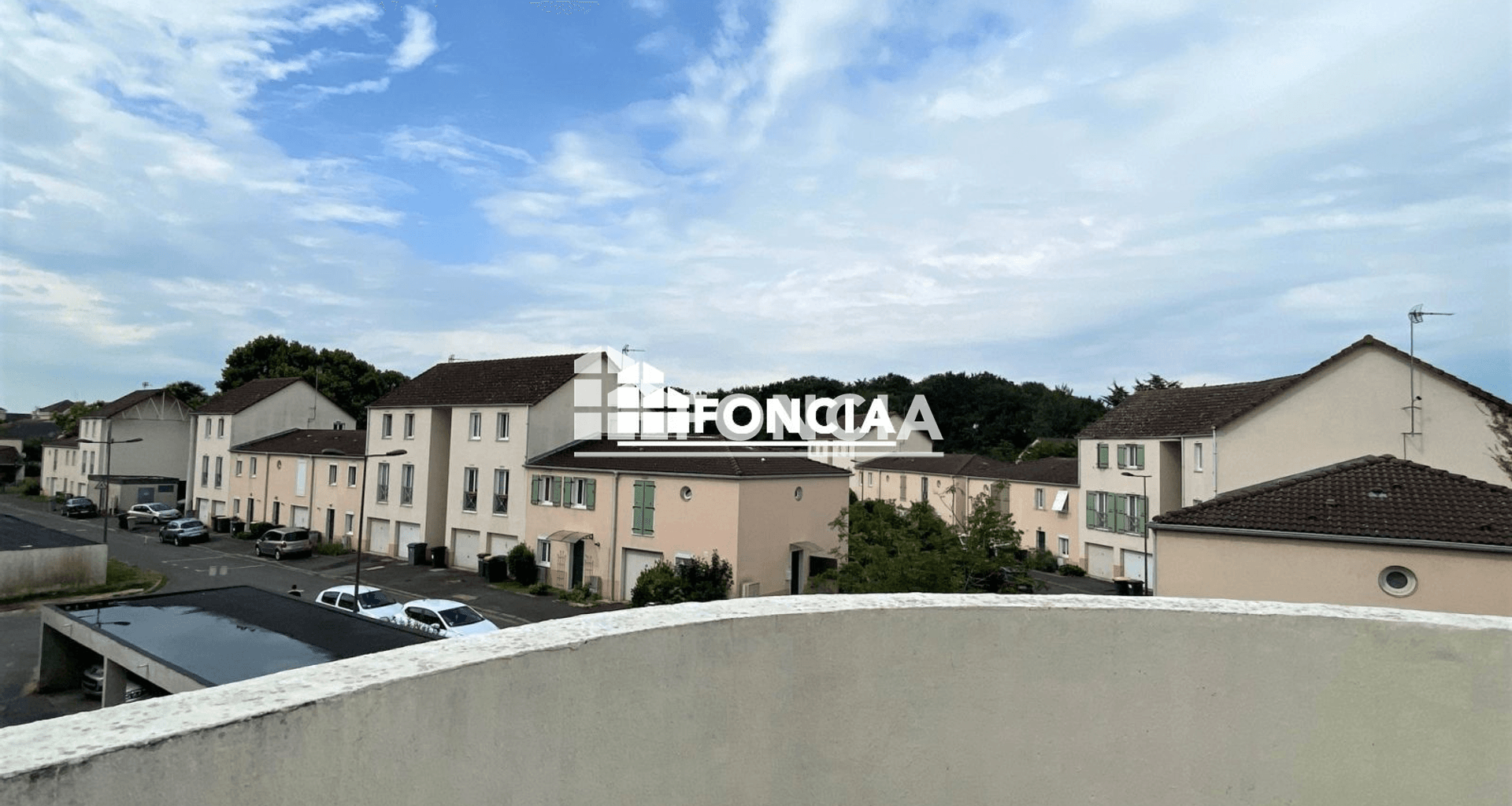 Appartement 6 pièces (136.63 m²) à louer - Savigny-le-temple (77176)