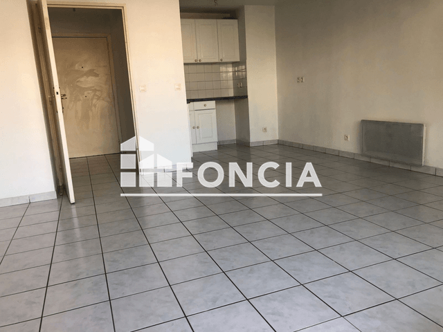 Appartement 2 pièces (44.41 m²) à louer - Cannes-la-bocca (06150)