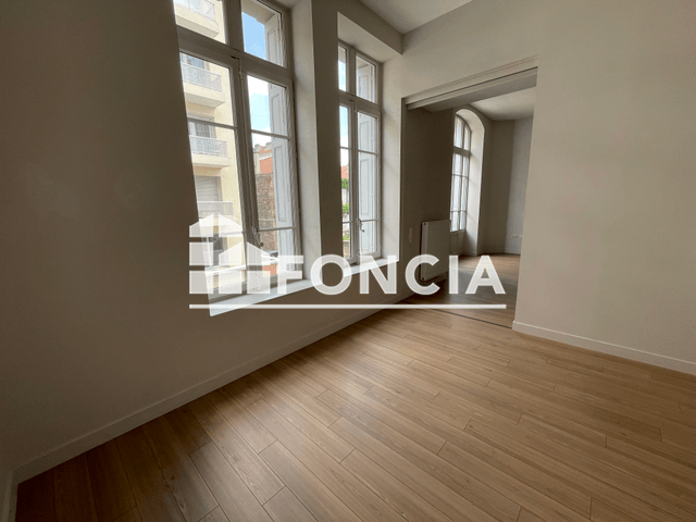 Appartement 2 pièces (49.5 m²) à louer - Saint-etienne (42000)