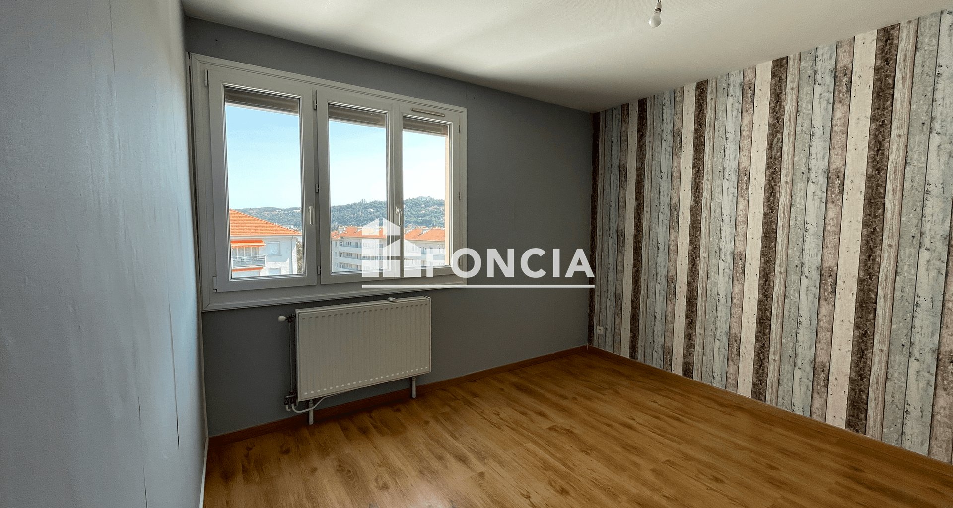 Appartement 4 pièces (84 m²) à louer - Sainte-colombe (69560)