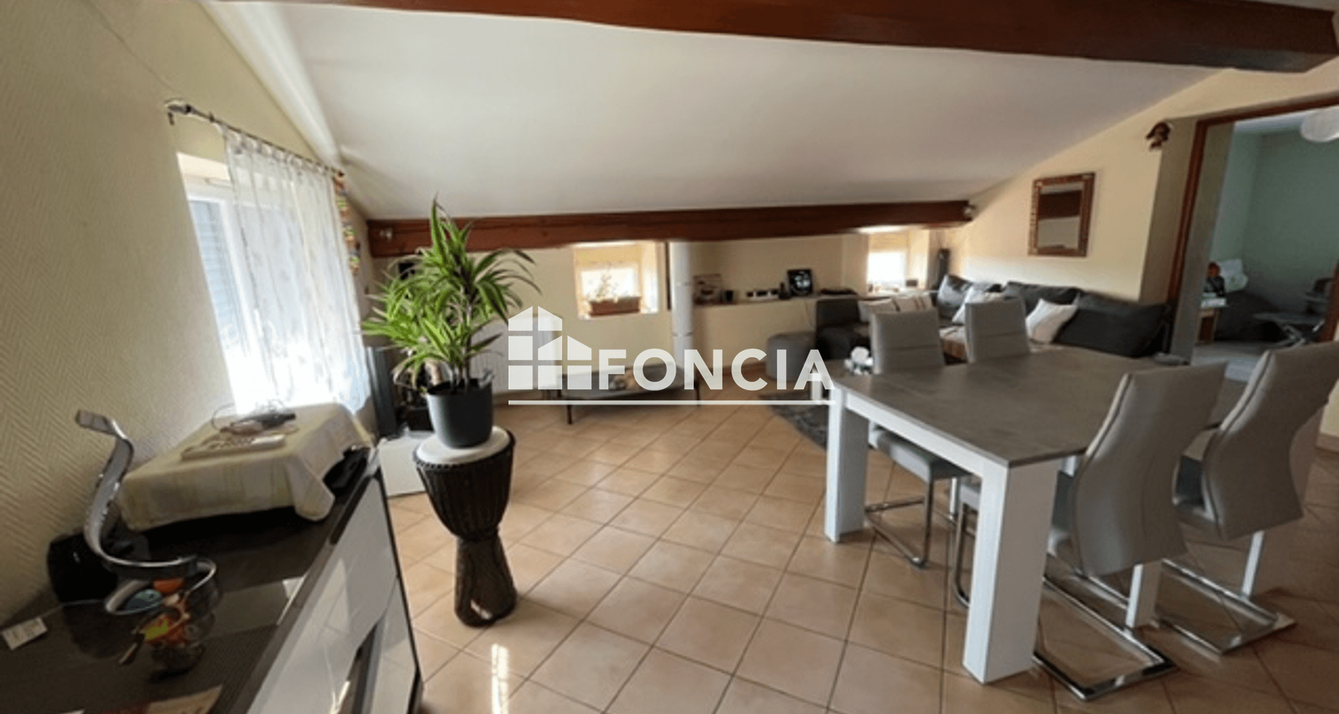 Appartement 4 pièces (84.15 m²) à louer - Sécheras (07610)