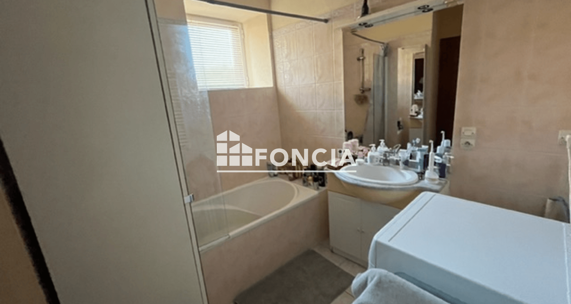 Appartement 4 pièces (84.15 m²) à louer - Sécheras (07610)