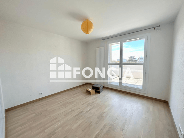Appartement 3 pièces (82.35 m²) à louer - Ferney Voltaire (01210)