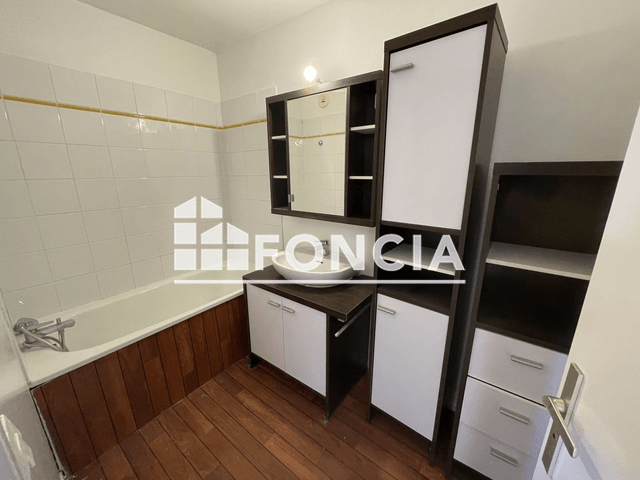 Appartement 3 pièces (43.44 m²) à louer - Le Beausset (83330)