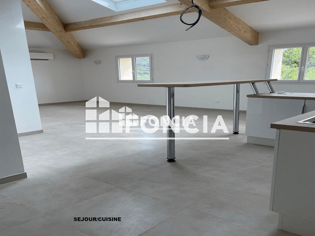 Appartement 4 pièces (90.54 m²) à louer - La Cadiere D'azur (83740)