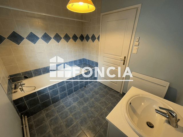 Appartement 2 pièces (49.8 m²) à louer - Bourg En Bresse (01000)