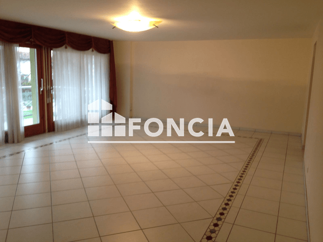 Appartement 4 pièces (134.92 m²) à louer - Ferney-voltaire (01210)