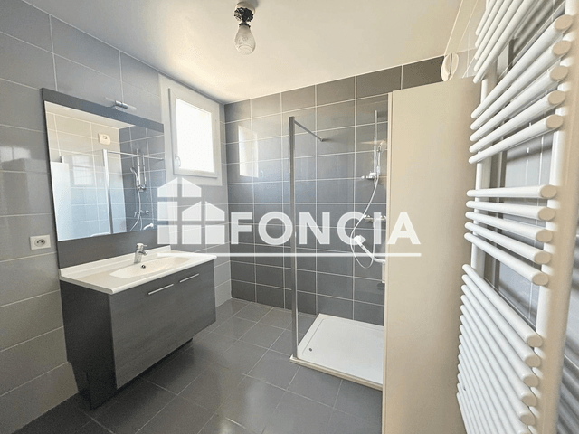 Appartement 3 pièces (82.35 m²) à louer - Ferney Voltaire (01210)