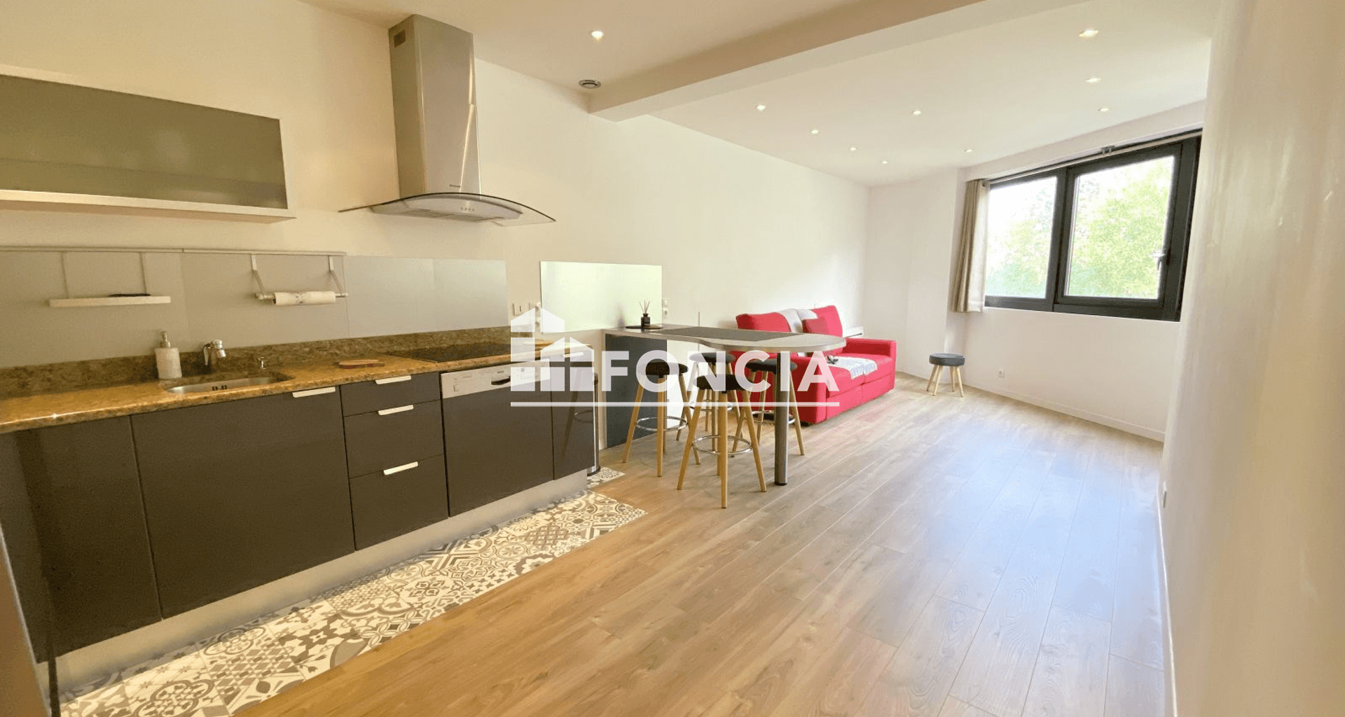 Appartement meublé 2 pièces (54.72 m²) à louer - Saint-julien-en-genevois (74160)
