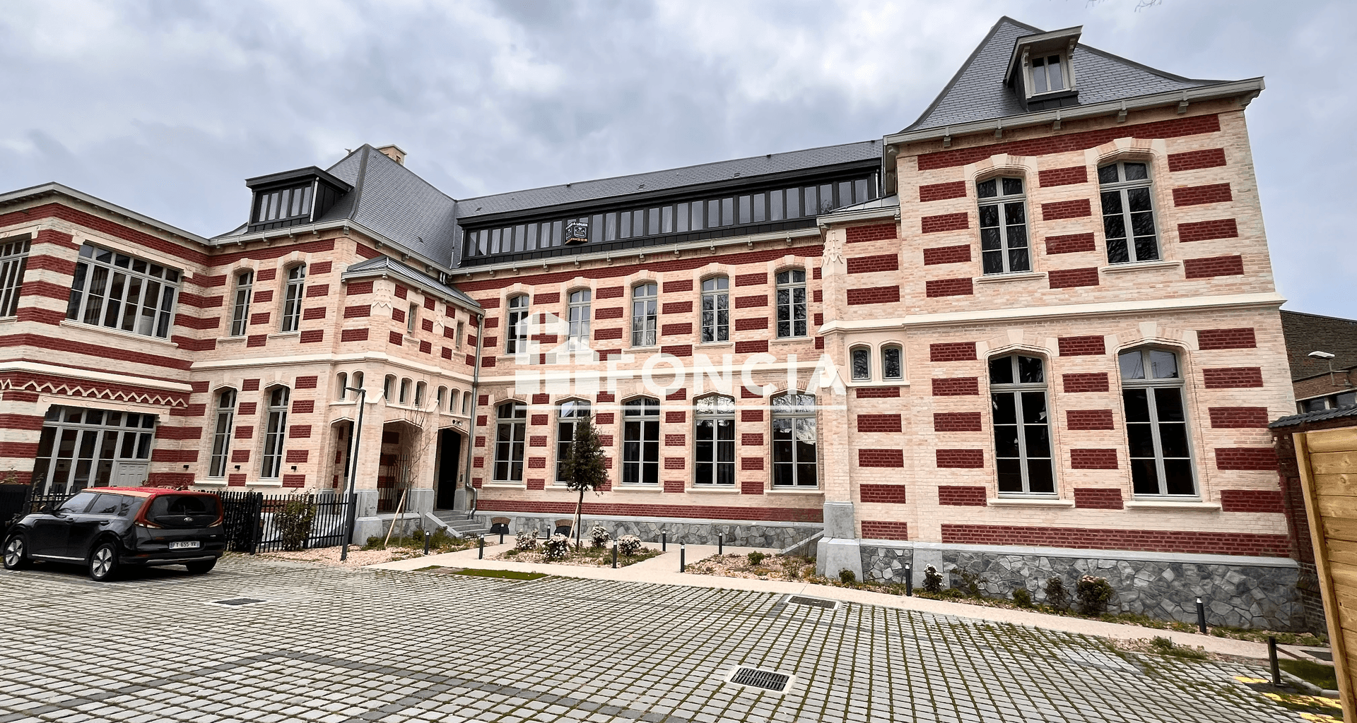 Appartement 5 pièces (105.6 m²) à louer - Tourcoing (59200)