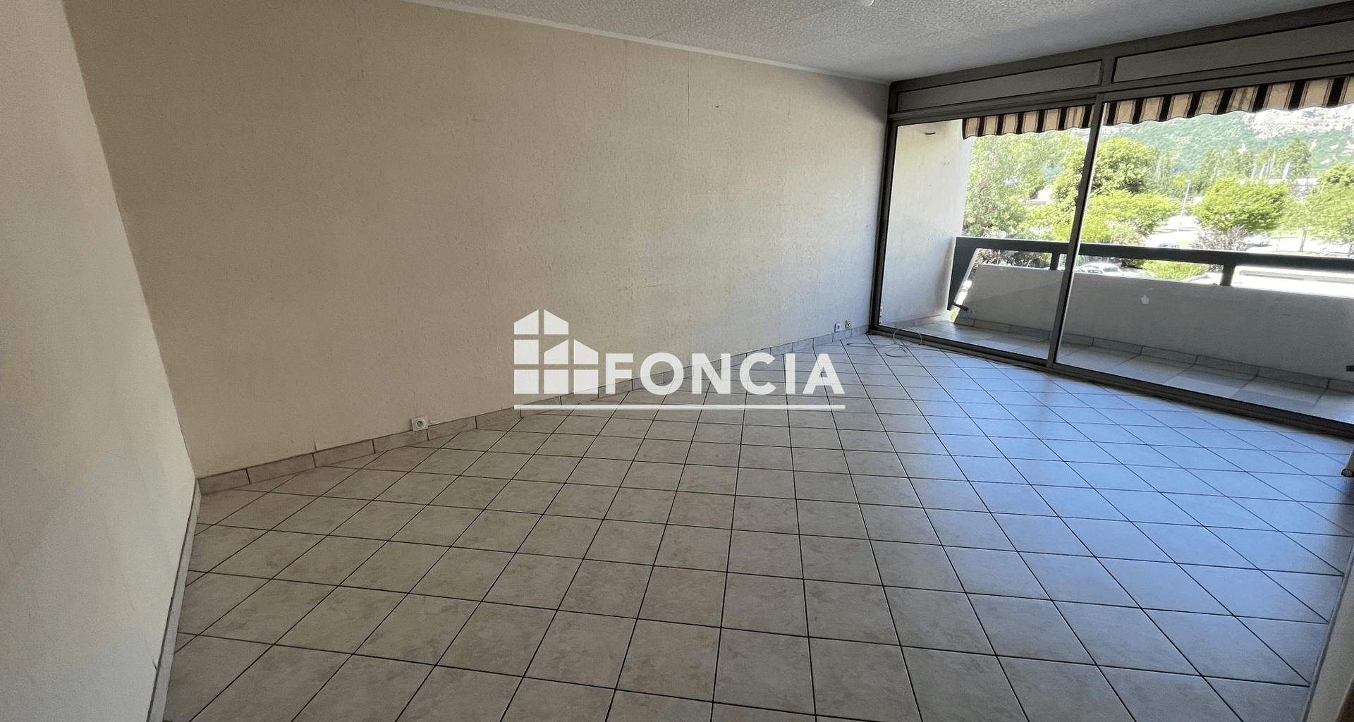 Appartement 4 pièces (80 m²) à louer - Guilherand-granges (07500)