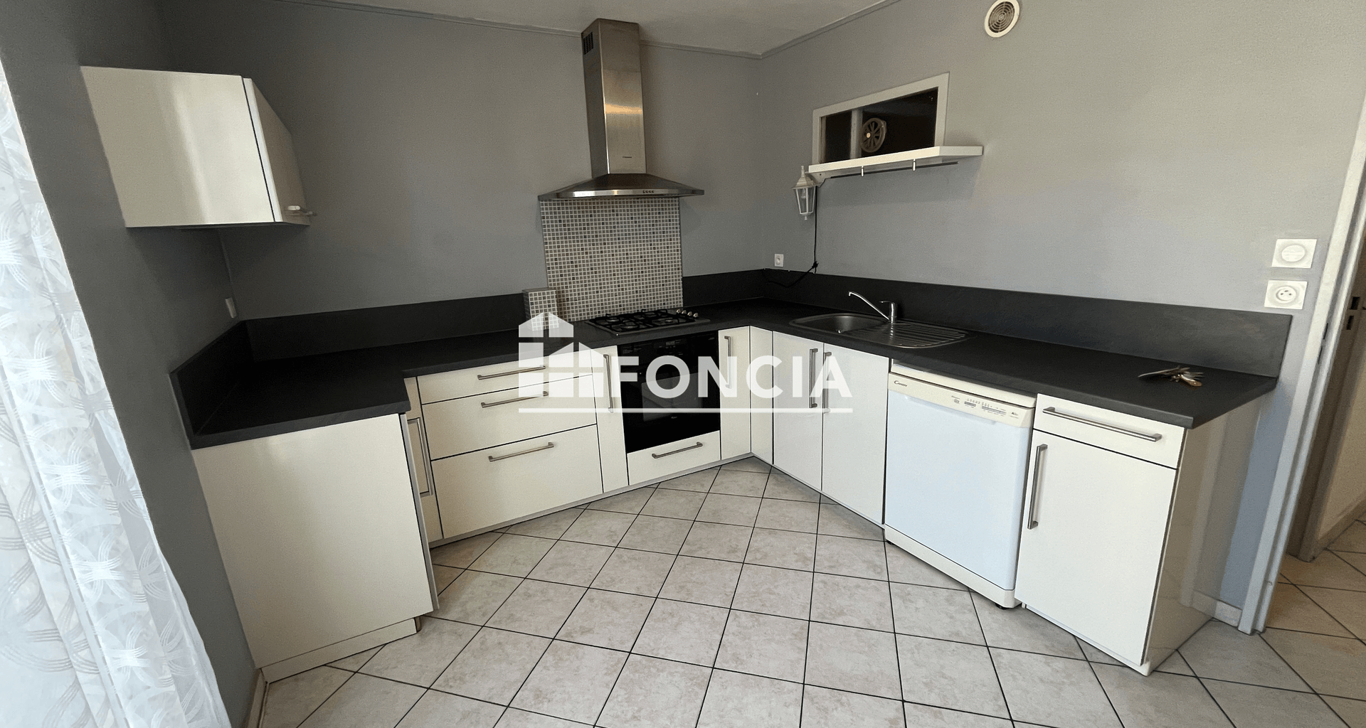 Appartement 4 pièces (80 m²) à louer - Guilherand-granges (07500)