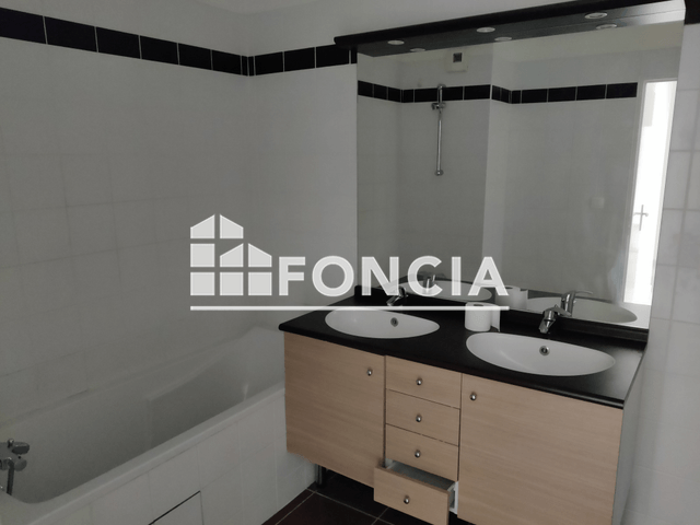 Appartement 4 pièces (101.23 m²) à louer - Herouville Saint Clair (14200)