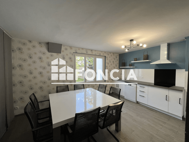 Maison 10 pièces (169.96 m²) à louer - Saint-nazaire (44600)