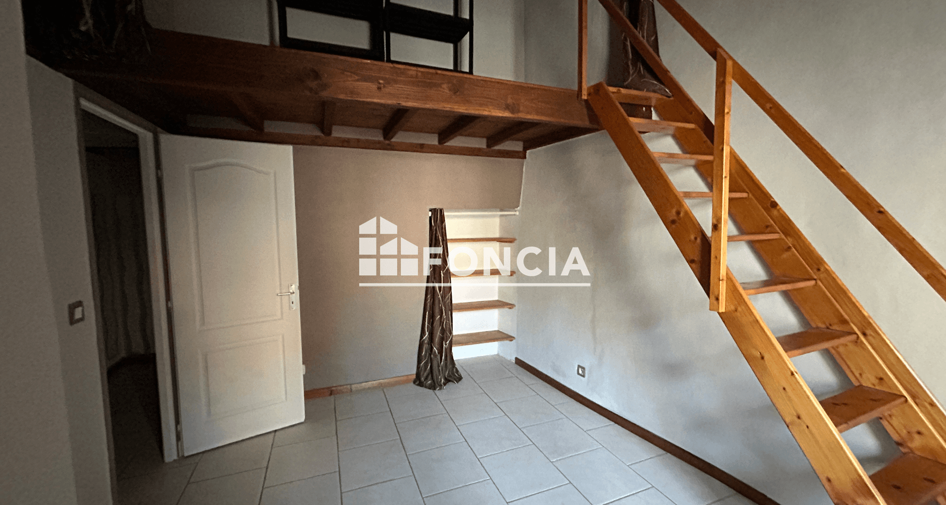 Maison 4 pièces (81 m²) à louer - Sainte-cécile-les-vignes (84290)