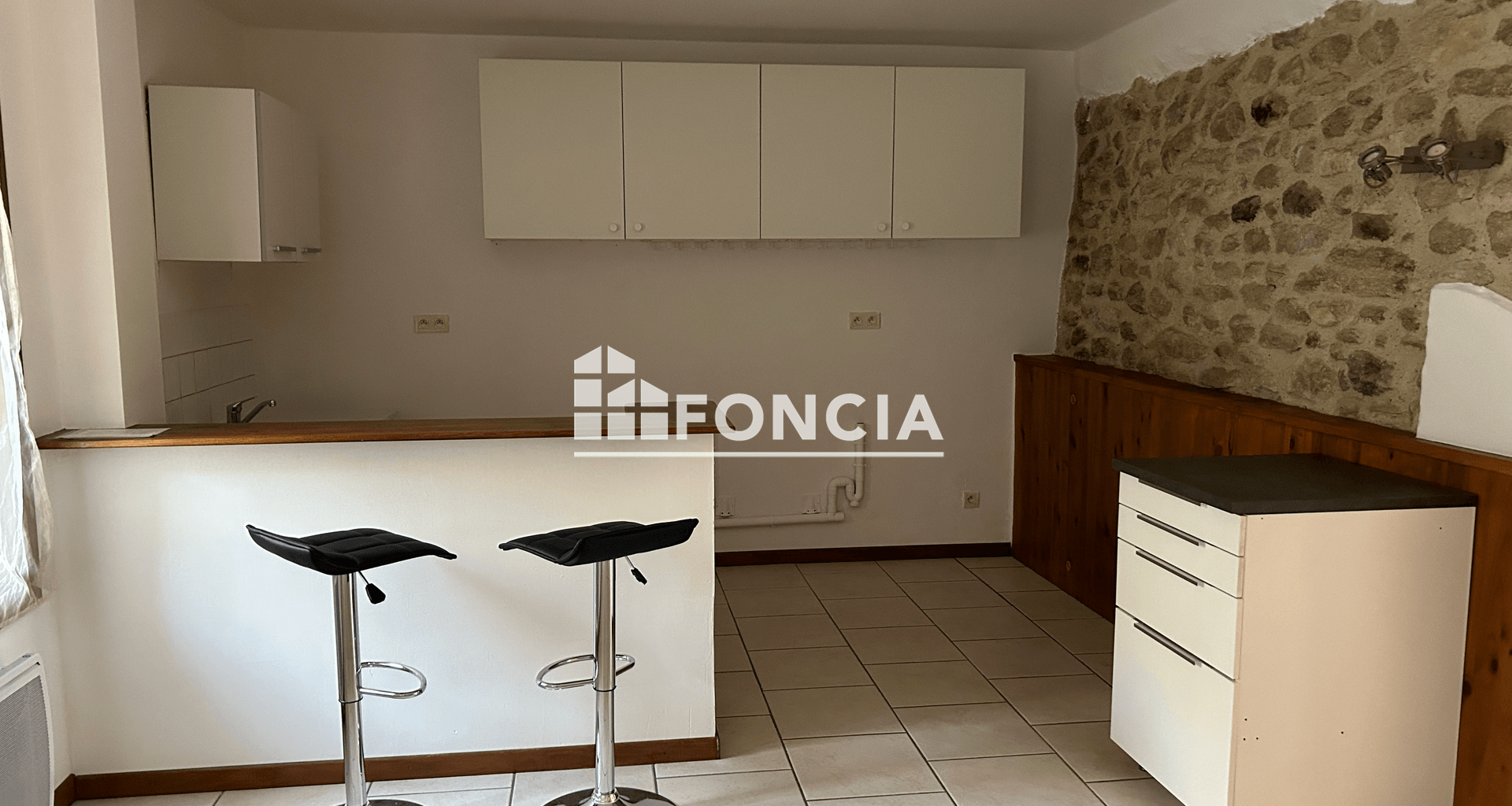 Maison 4 pièces (81 m²) à louer - Sainte-cécile-les-vignes (84290)