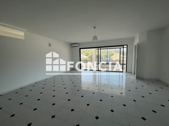 Appartement 4 pièces (93.7 m²) à louer - Bormes Les Mimosas (83230)