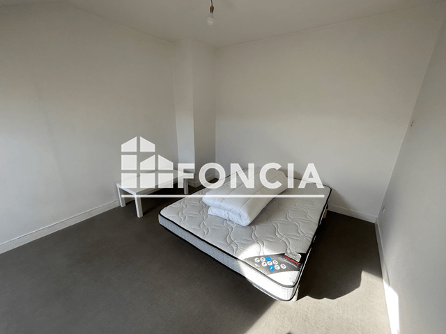 Appartement meublé 2 pièces (27.43 m²) à louer - La Roche Sur Yon (85000)