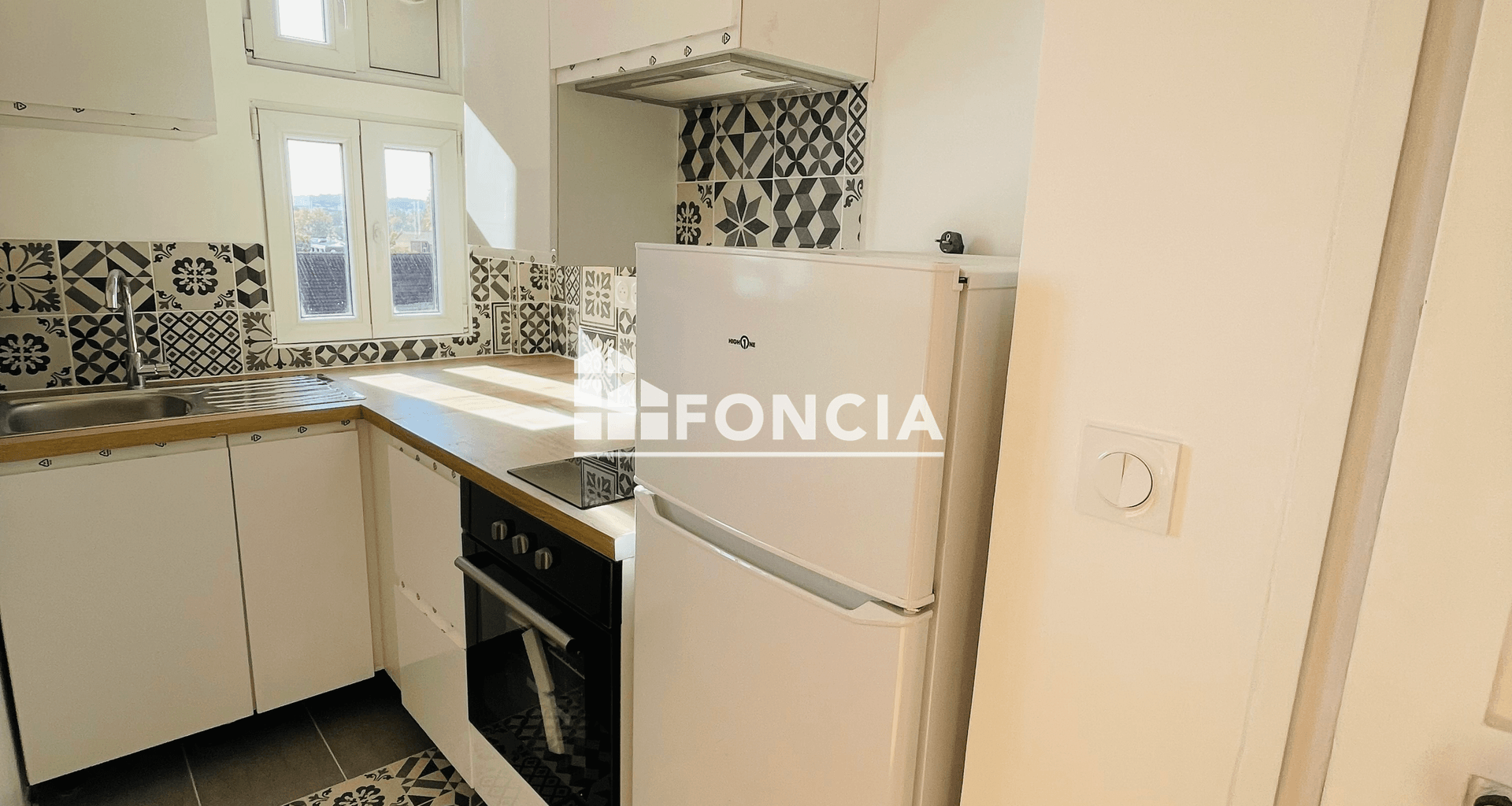 Appartement meublé 2 pièces (30.4 m²) à louer - Enghien-les-bains (95880)