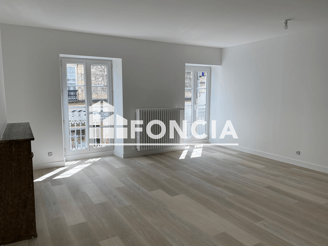 Appartement 4 pièces (92.1 m²) à louer - Jonzac (17500)