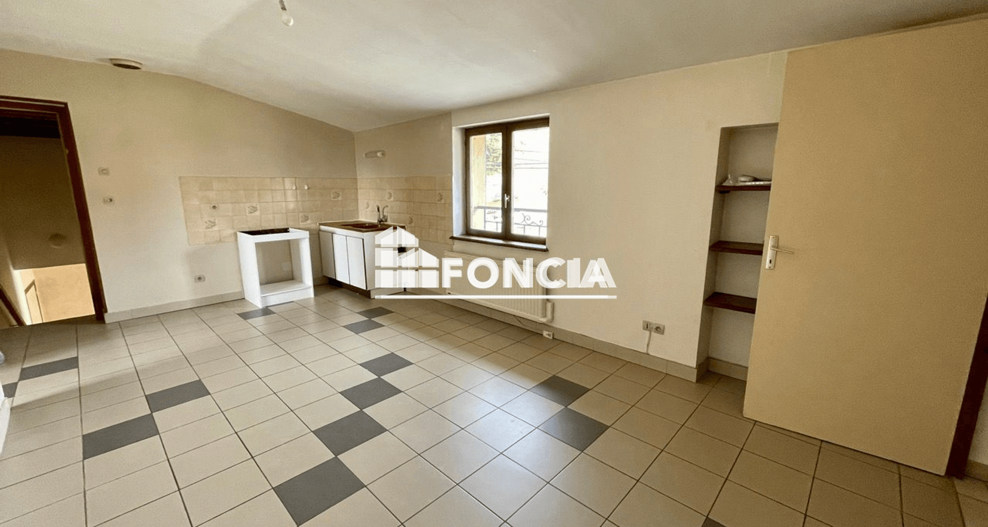 Appartement 4 pièces (81.77 m²) à louer - Reyrieux (01600)