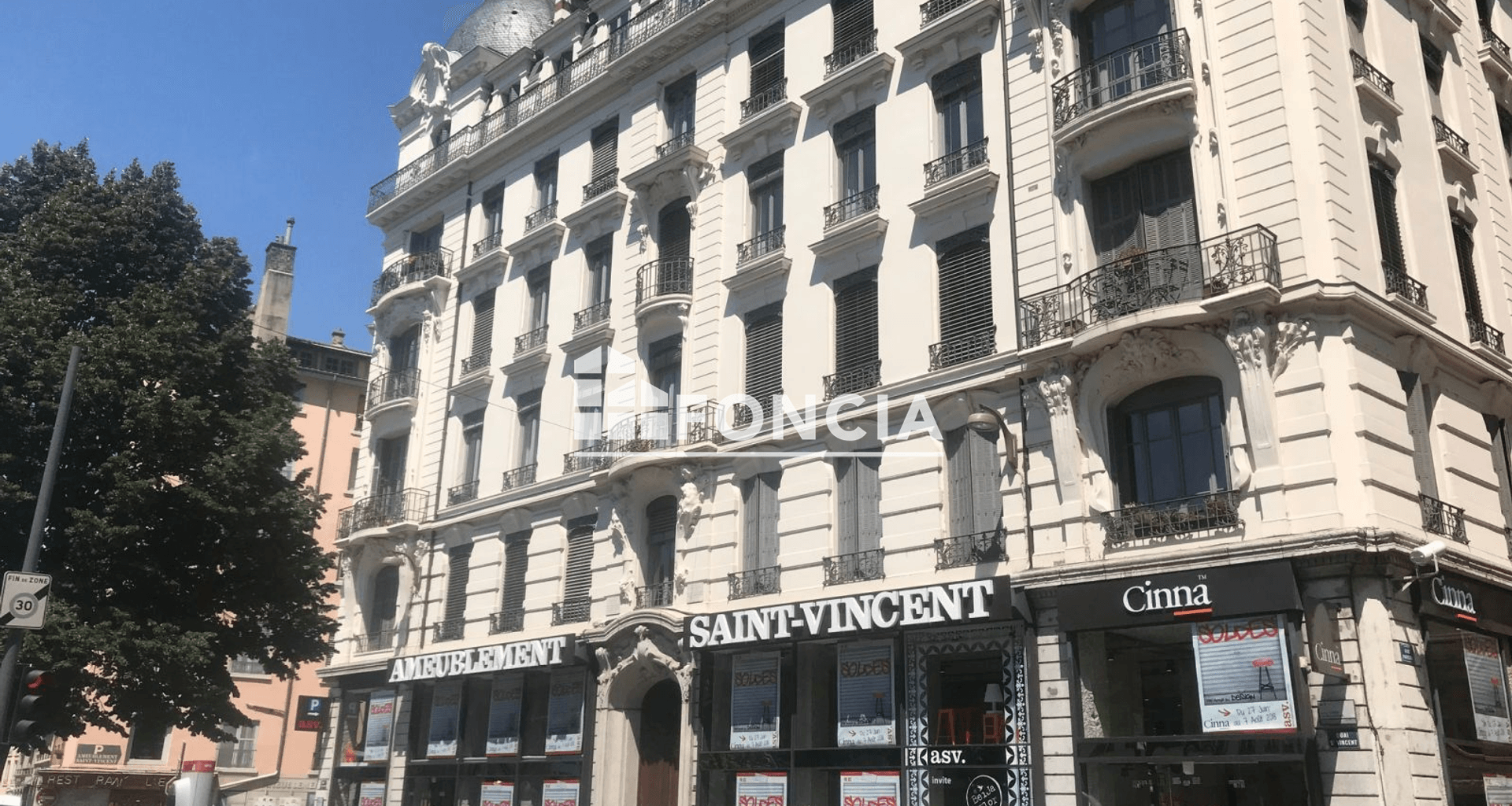 Appartement 6 pièces (214.56 m²) à louer - Lyon 1ᵉʳ (69001)
