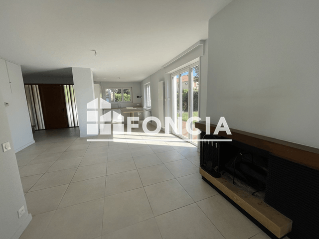 Maison 5 pièces (165 m²) à louer - Neuville Sur Saone (69250)