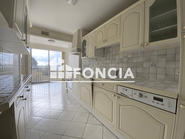 Appartement 4 pièces (113.17 m²) à louer - Poitiers (86000)
