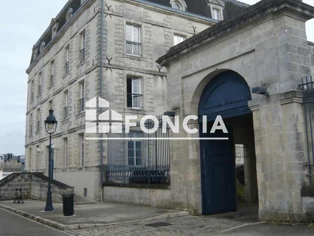 Appartement meublé 2 pièces (50.98 m²) à louer - Rochefort (17300)