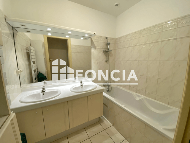 Appartement 3 pièces (98.8 m²) à louer - Lyon 1ᵉʳ (69001)