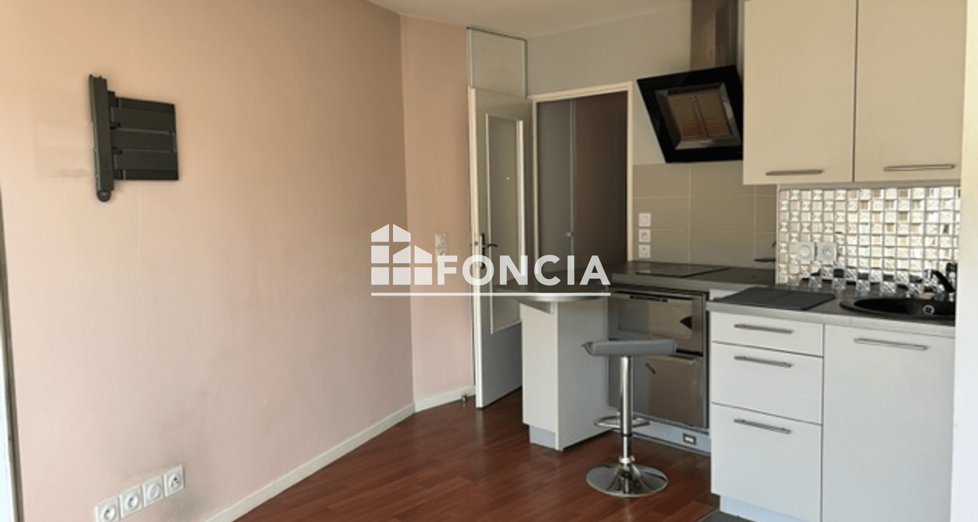 Studio meublé (25.55 m²) à louer - ÉRagny (95610)