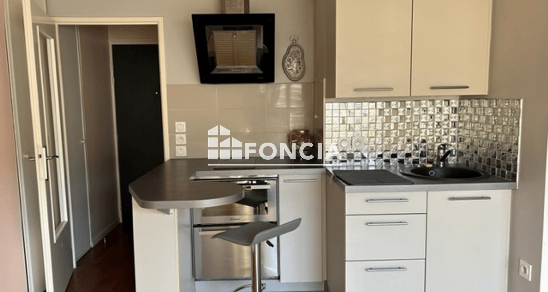 Studio meublé (25.55 m²) à louer - ÉRagny (95610)
