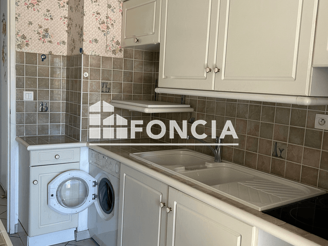 Appartement 2 pièces (45.49 m²) à louer - Bormes Les Mimosas (83230)