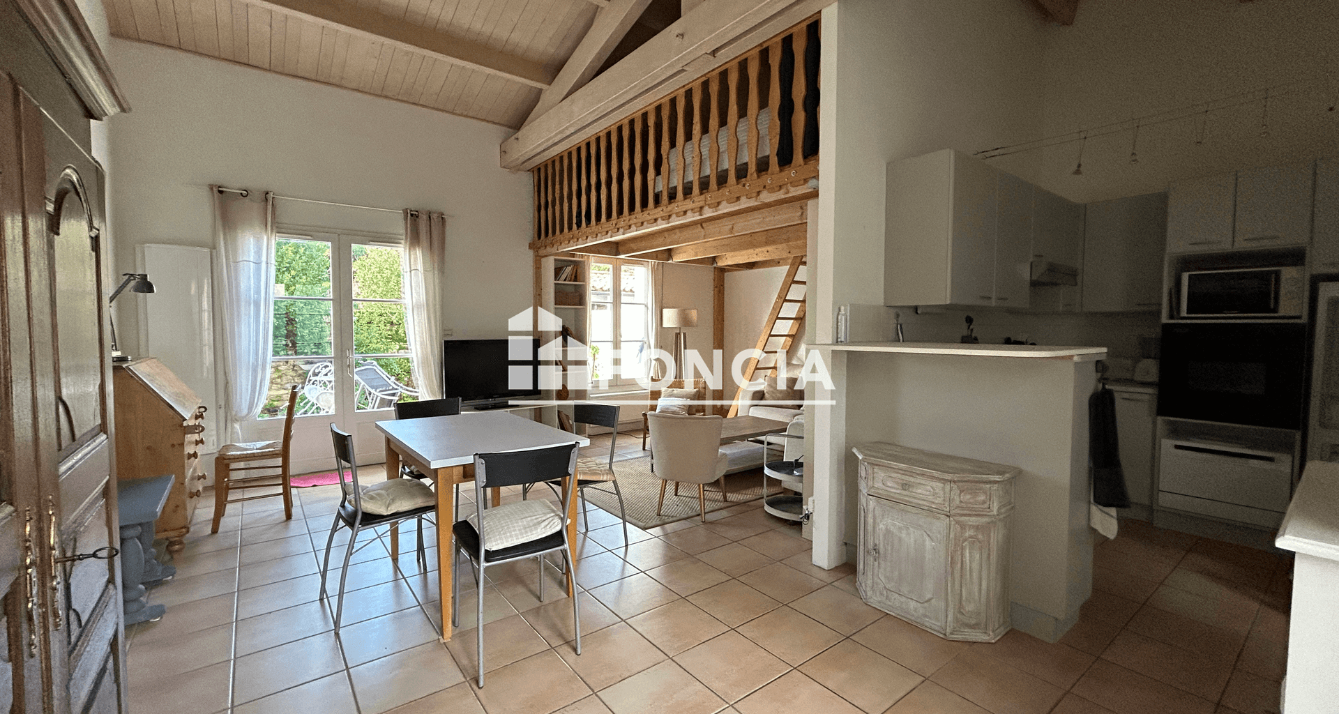 Appartement meublé 2 pièces (57.34 m²) à louer - Saint-martin-de-ré (17410)