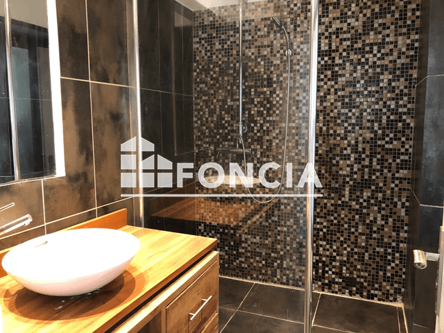 Appartement 3 pièces (60.7 m²) à louer - Marseille 1ᵉʳ (13001)