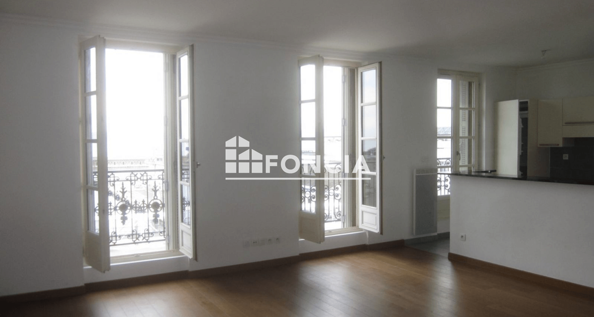 Appartement 3 pièces (90.7 m²) à louer - Marseille 2ᵉ (13002)
