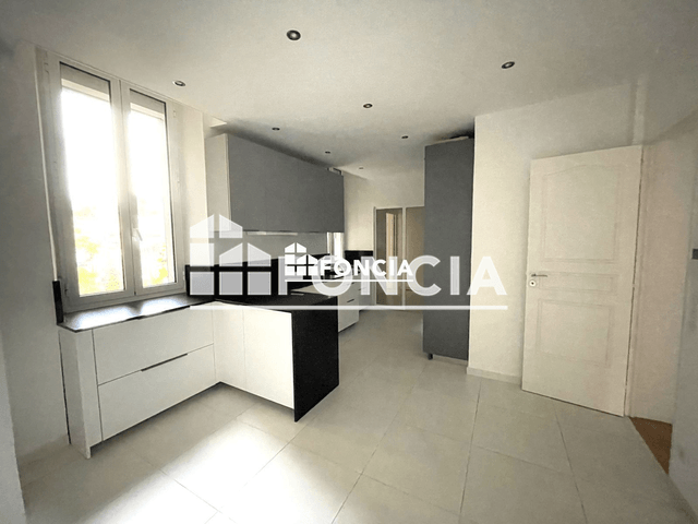 Appartement 7 pièces (330.34 m²) à louer - Marseille 8ᵉ (13008)