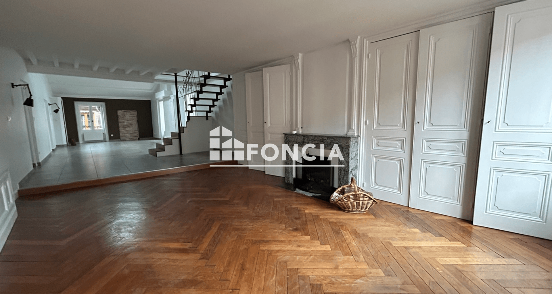 Appartement 5 pièces (181.29 m²) à louer - Villefranche-sur-saône (69400)
