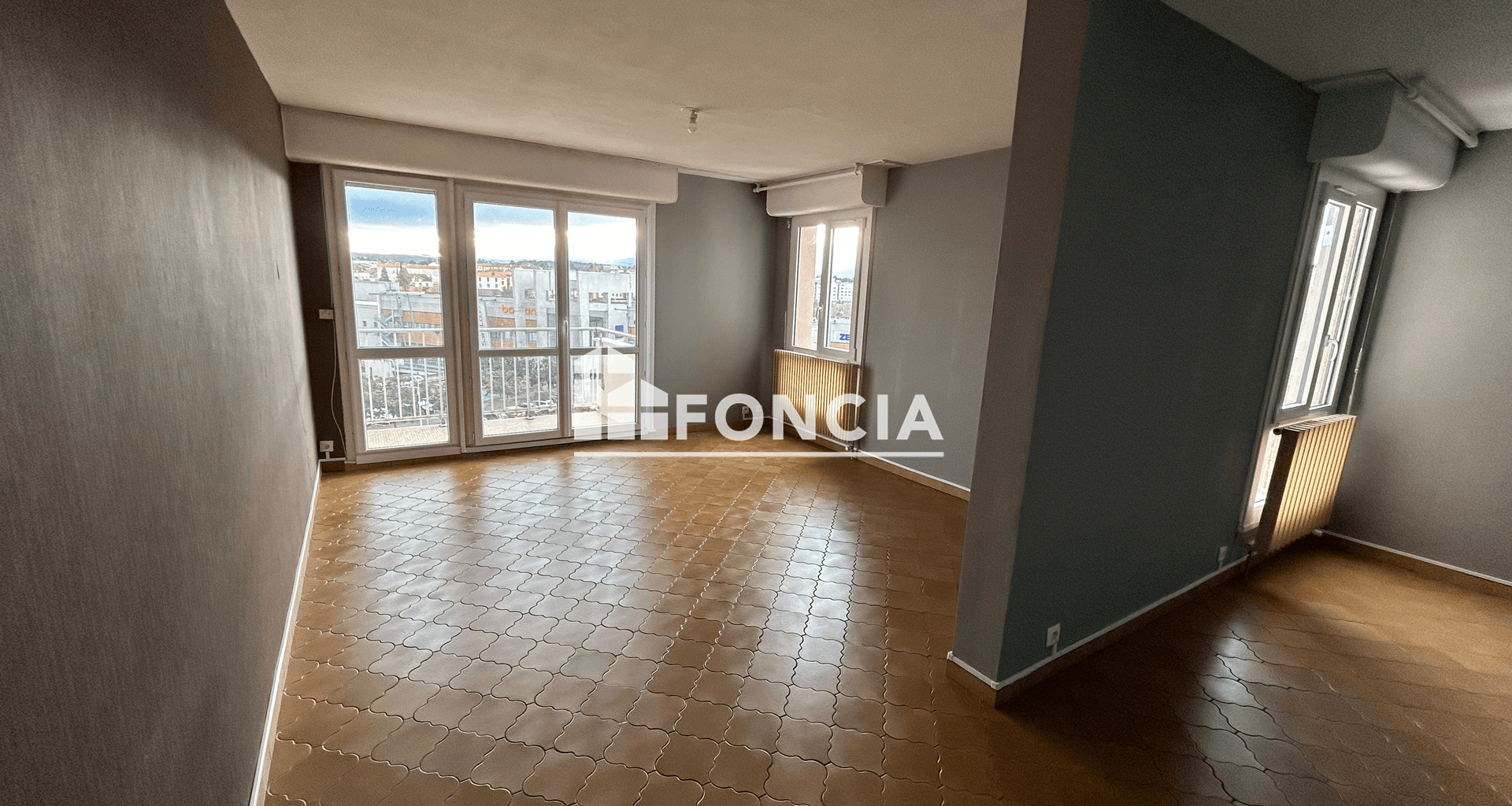 Appartement 5 pièces (94.38 m²) à louer - Roanne (42300)