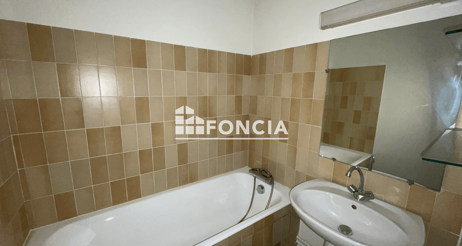 Appartement 4 pièces (99.8 m²) à louer - ÉCully (69130)