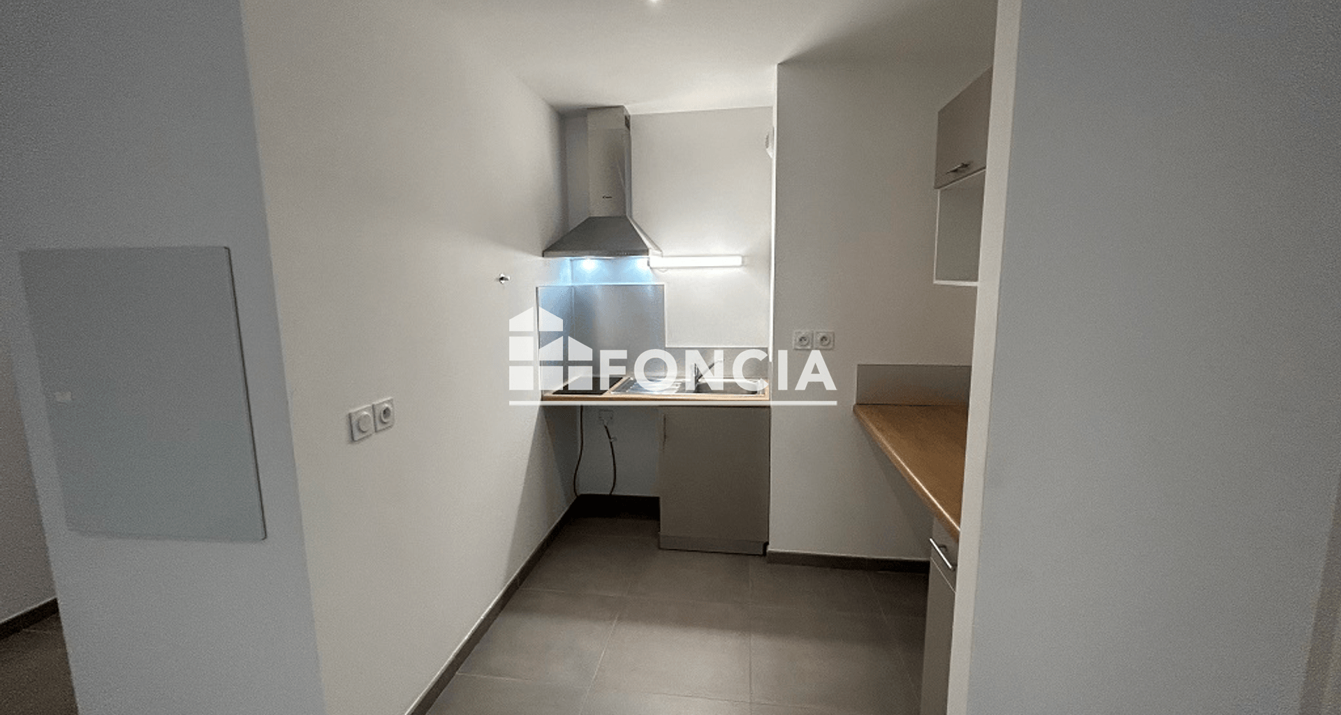 Appartement 2 pièces (48.84 m²) à louer - Marseille 2ᵉ (13002)