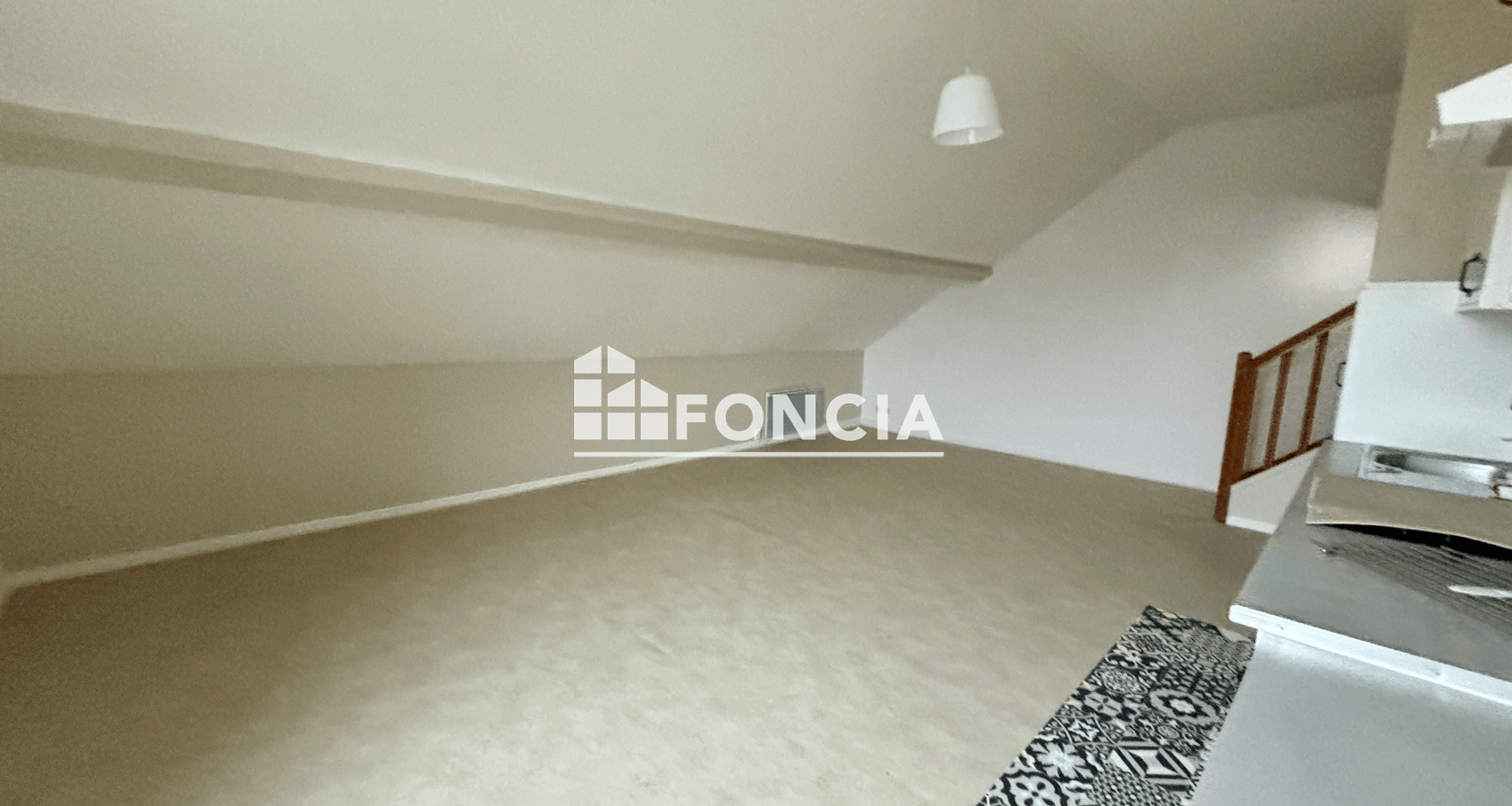 Appartement 2 pièces (42.23 m²) à louer - Villefranche-sur-saône (69400)