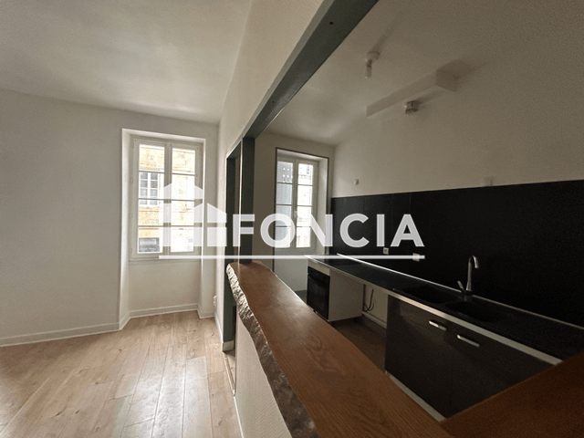 Appartement 3 pièces (72 m²) à louer - Rochefort (17300)