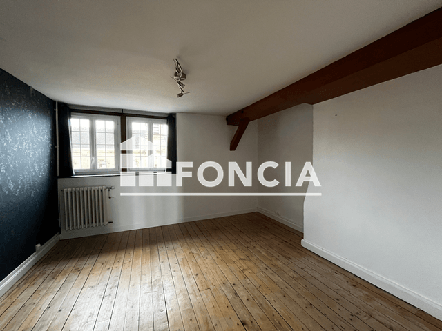 Appartement 4 pièces (120 m²) à louer - Charleville-mézières (08000)